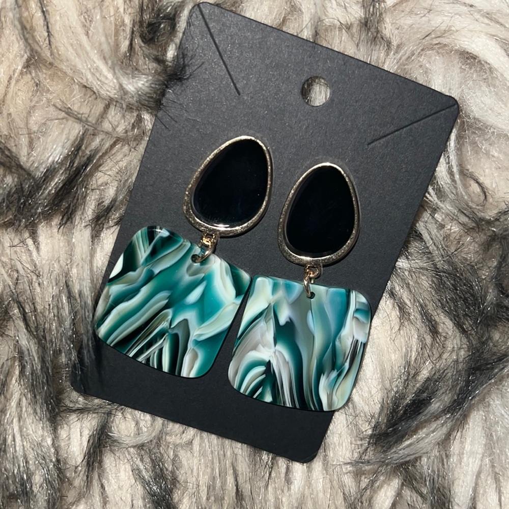 ~SOLD~ - Picture 3 of 4